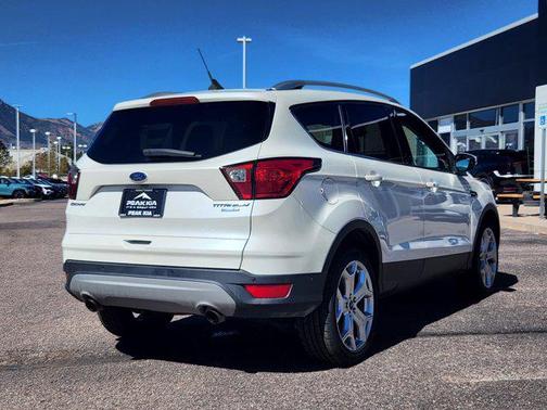 White Platinum Metallic Tri-Coat 2019 Ford Escape Titanium