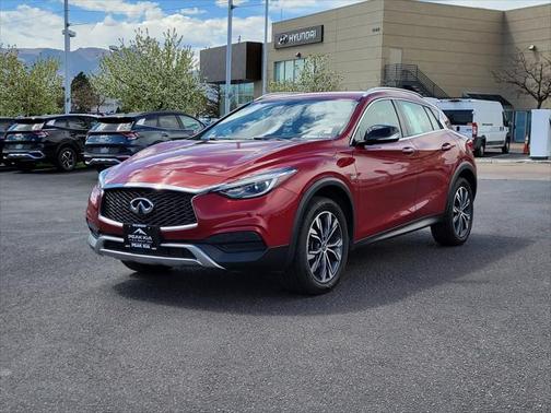 2018 INFINITI QX30 Luxury