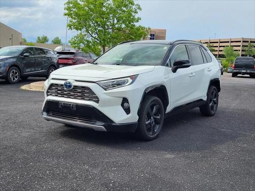 2020 Toyota RAV4 Hybrid SE