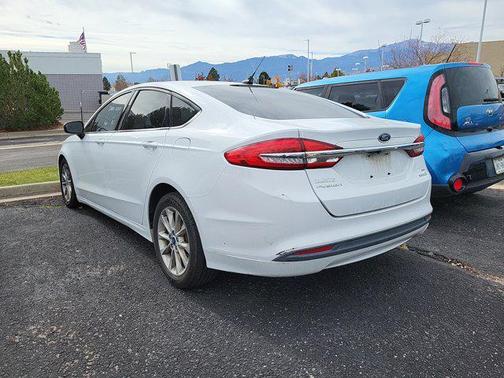 2017 Ford Fusion Hybrid SE