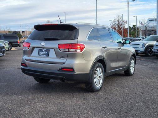 2017 Kia Sorento LX