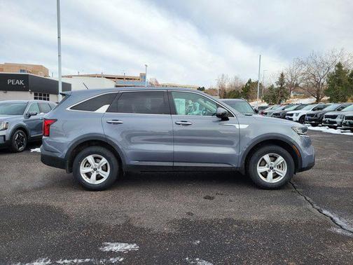 2022 Kia Sorento LX