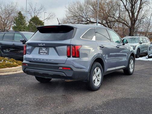 2022 Kia Sorento LX