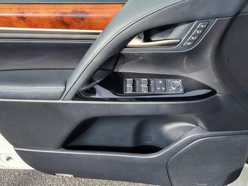 2016 Lexus LX 570 Base