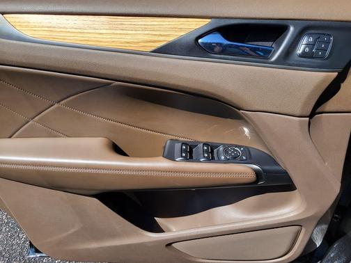 2015 Lincoln MKC Base