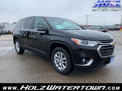 Mosaic Black Metallic 2019 Chevrolet Traverse LT Cloth