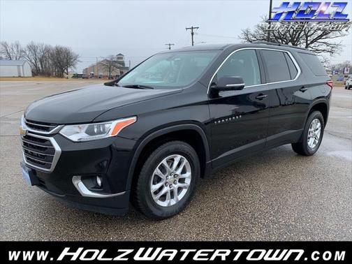 Mosaic Black Metallic 2019 Chevrolet Traverse LT Cloth