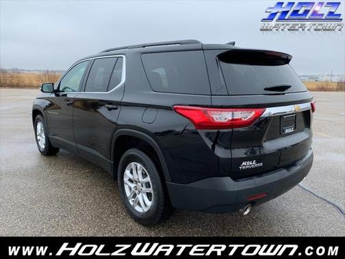 Mosaic Black Metallic 2019 Chevrolet Traverse LT Cloth