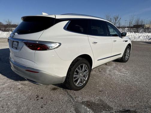 2023 Buick Enclave Essence AWD