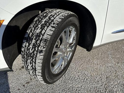 2023 Buick Enclave Essence AWD