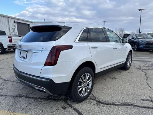 2022 Cadillac XT5 Premium Luxury