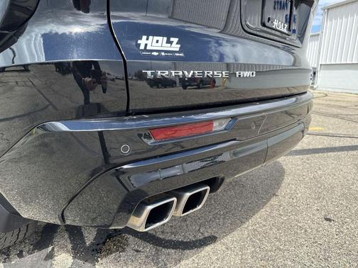Mosaic Black Metallic 2025 Chevrolet Traverse High Country
