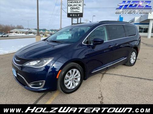 2017 Chrysler Pacifica Touring-L