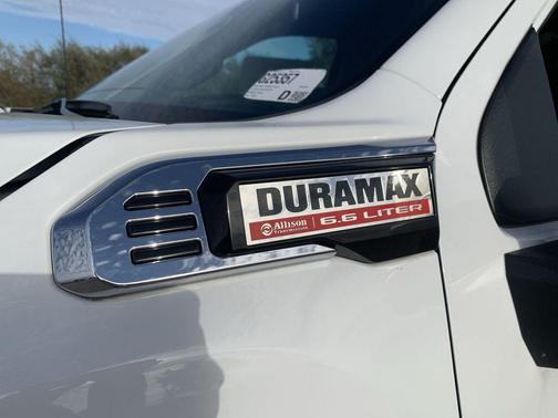 Summit White 2025 GMC Sierra 2500 Pro