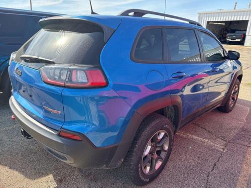 Hydro Blue Pearlcoat 2019 Jeep Cherokee Trailhawk