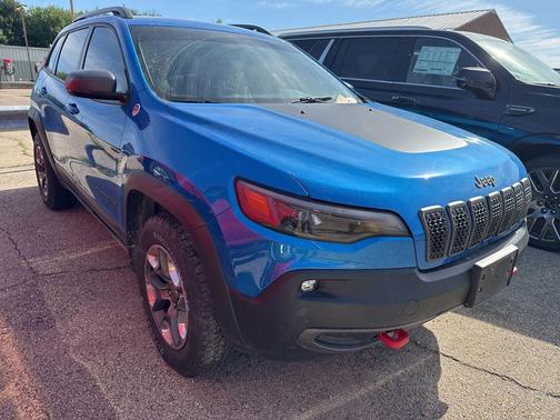 Hydro Blue Pearlcoat 2019 Jeep Cherokee Trailhawk