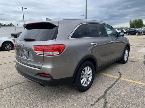 2018 Kia Sorento LX