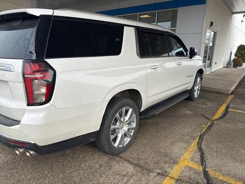 2023 Chevrolet Suburban High Country