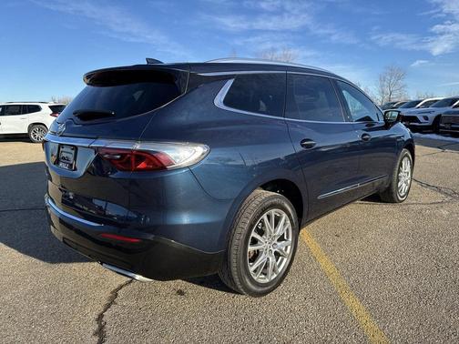2024 Buick Enclave Essence AWD