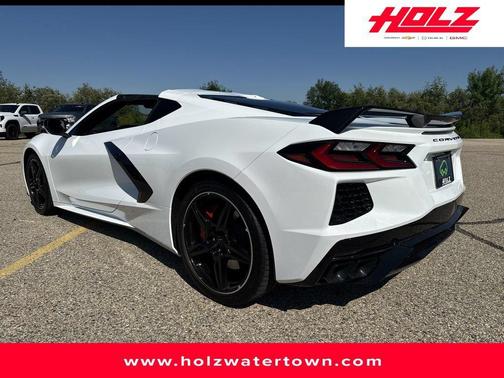Arctic White 2024 Chevrolet Corvette Stingray w/2LT