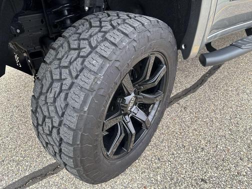 Sterling Metallic 2025 GMC Sierra 1500 Elevation