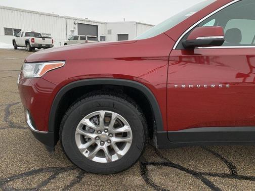 2021 Chevrolet Traverse LT Cloth