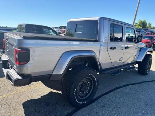 Billet Silver Metallic Clearcoat 2020 Jeep Gladiator Overland