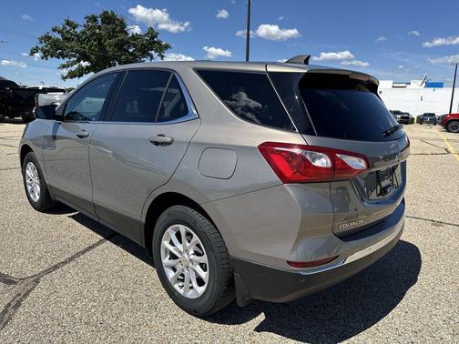 Pepperdust Metallic 2018 Chevrolet Equinox LT