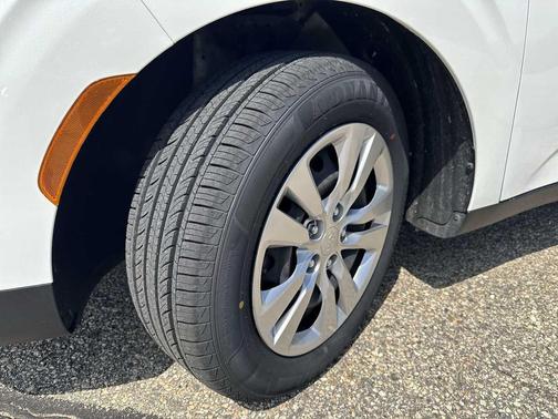 Snow White Pearl 2021 Kia Soul LX