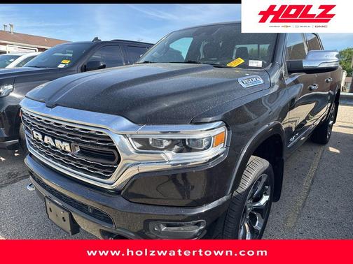 Diamond Black Crystal Pearlcoat 2022 RAM 1500 Limited