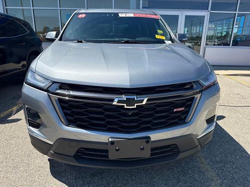 Sterling Gray Metallic 2023 Chevrolet Traverse RS