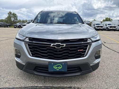 Sterling Gray Metallic 2023 Chevrolet Traverse RS