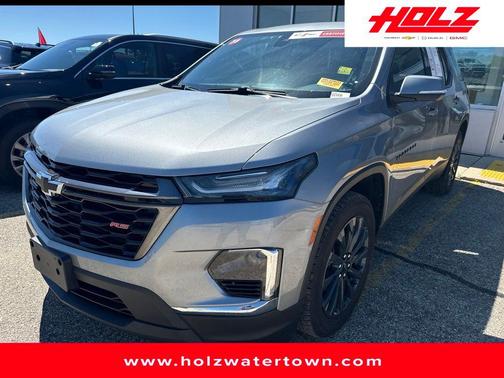 Sterling Gray Metallic 2023 Chevrolet Traverse RS