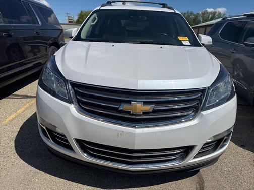 Iridescent Pearl Tricoat 2016 Chevrolet Traverse LTZ