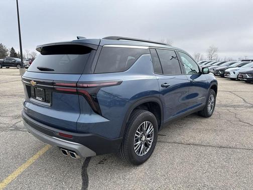 2025 Chevrolet Traverse LT