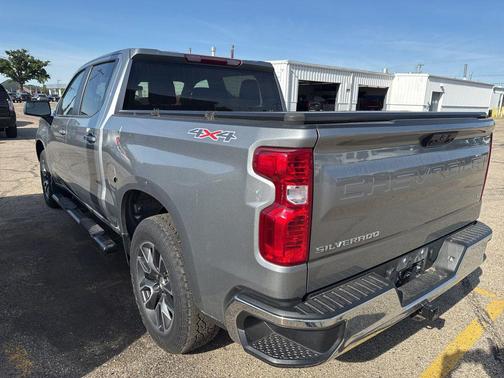 Sterling Gray Metallic 2023 Chevrolet Silverado 1500 LT