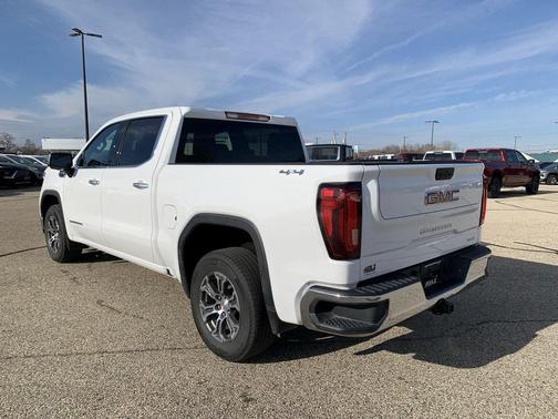 2025 GMC Sierra 1500 SLT