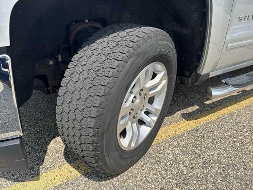 Silver Ice Metallic 2018 Chevrolet Silverado 1500 1LT