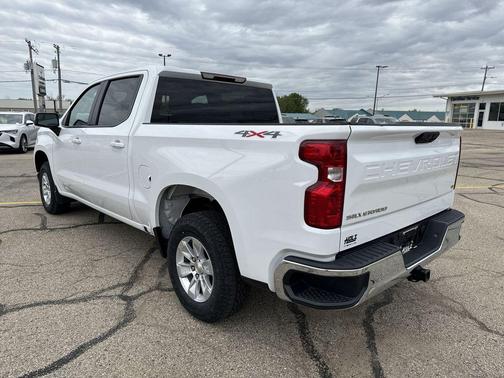 Summit White 2025 Chevrolet Silverado 1500 LT