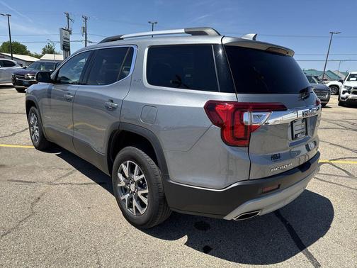 Sterling Metallic 2023 GMC Acadia AWD SLT