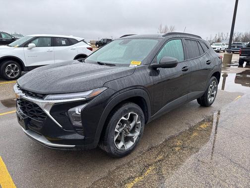 Mosaic Black Metallic 2024 Chevrolet Trax LT