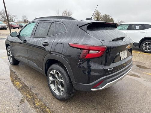 Mosaic Black Metallic 2024 Chevrolet Trax LT