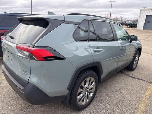 2020 Toyota RAV4 XLE Premium