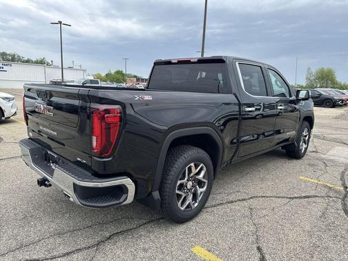 Onyx Black 2026 GMC Sierra 1500 SLT