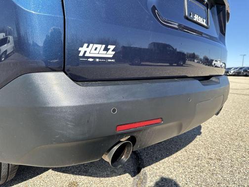 Northsky Blue Metallic 2022 Chevrolet Traverse LT Cloth