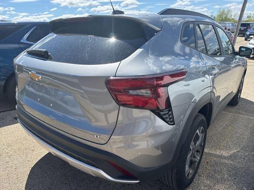 Sterling Gray Metallic 2025 Chevrolet Trax LT