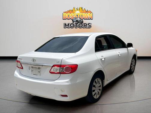 Super White 2013 Toyota Corolla LE