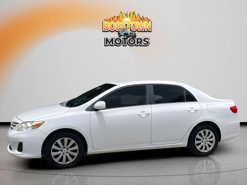 Super White 2013 Toyota Corolla LE