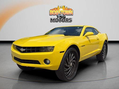 Rally Yellow 2010 Chevrolet Camaro 2LT