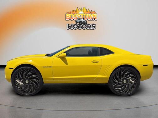 Rally Yellow 2010 Chevrolet Camaro 2LT